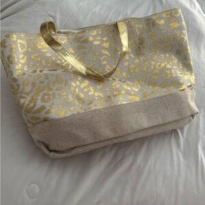 Elegant Gold Leopard Print Accented Tote Bag